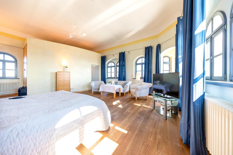 Bedroom 2, Spitzhaus, Meißen