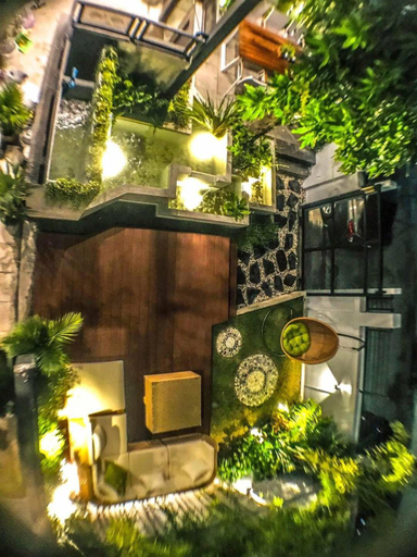 Exclusive access to the whole garden.93, Bang Plad