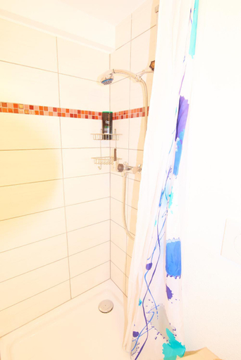 Bathroom 3, New West Station 7, Interlaken