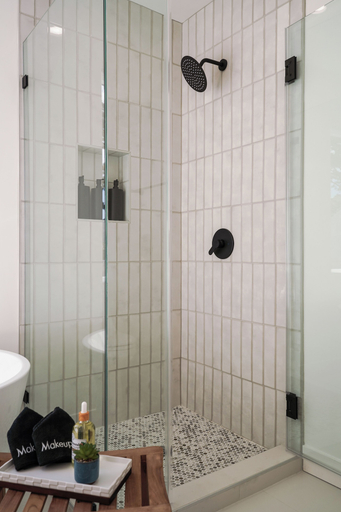 Bathroom 3, Oceanview Sunset View 3BR Luxe Home Yard, San Mateo