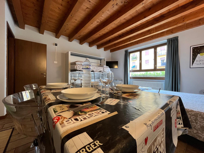 Dining Room 11