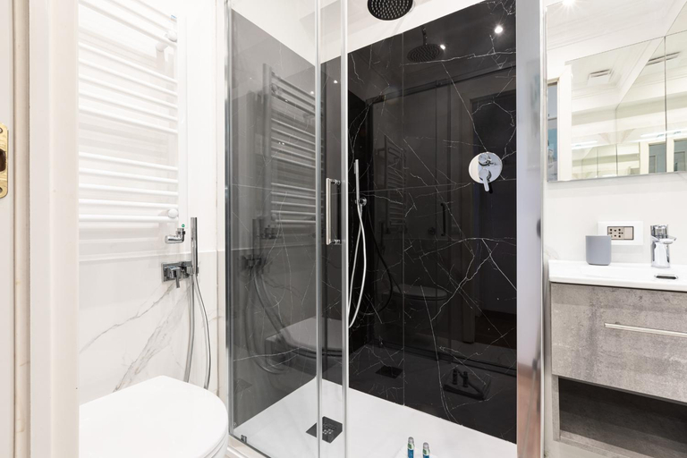 Bathroom 3, Collection Spanish Steps Apartments, Rome
