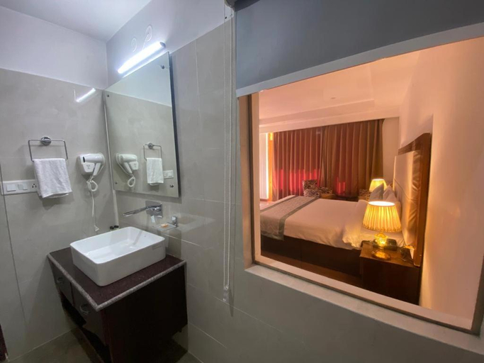 Bathroom 4, Lha-Zes, Leh