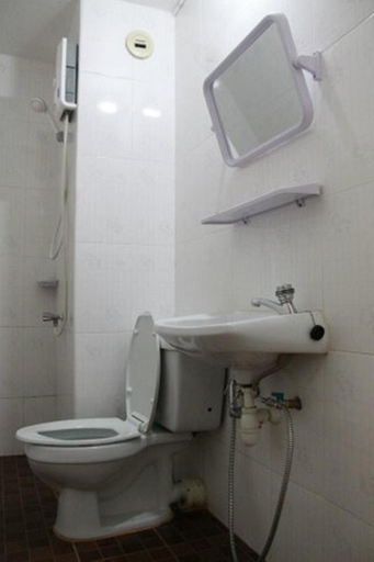 Bathroom 3, Baan Khun Rak, Pak Kret