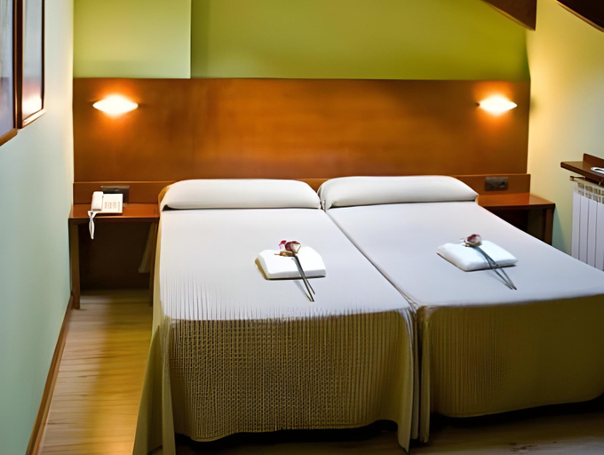 Bedroom 2, Hotel Torrepalacio, Asturias