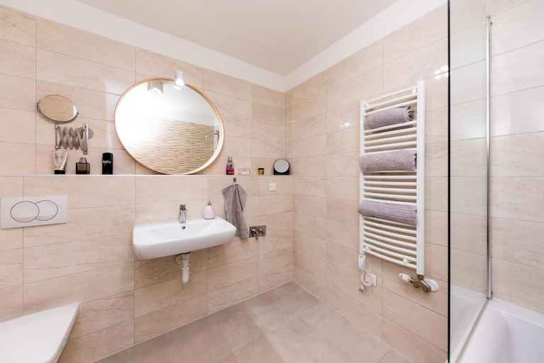Bathroom 2, ERKEL 18 APARTMAN, Budapesti