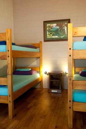 Others 5, Dougies Backpackers Resort, Douglas