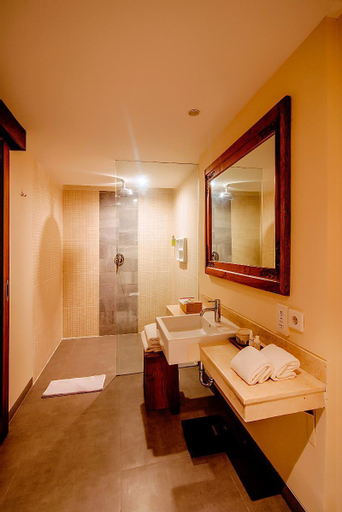 Bathroom 20