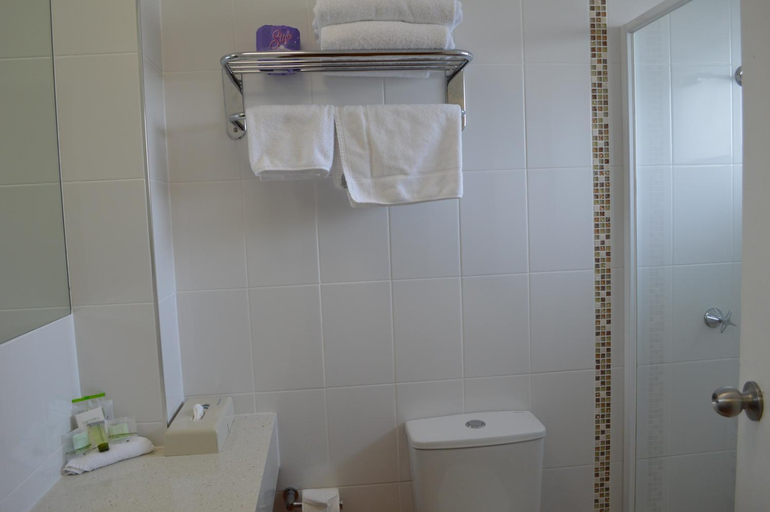 Bedroom 3, Best Western Parkside Motor Inn, Coffs Harbour - Pt A