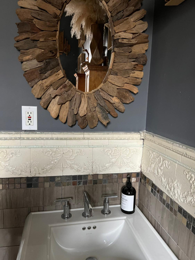 Bathroom 3, Soul Food (Mont Morris), New York