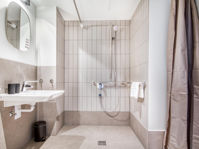 Bathroom 9