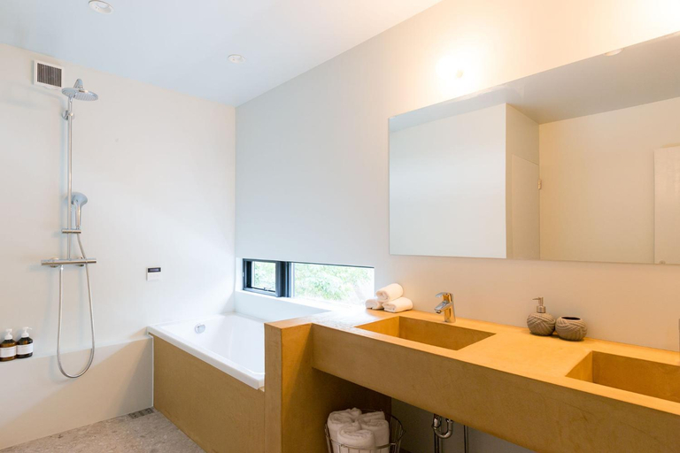 Bathroom 3, The Canvas Hayama Park, Hayama