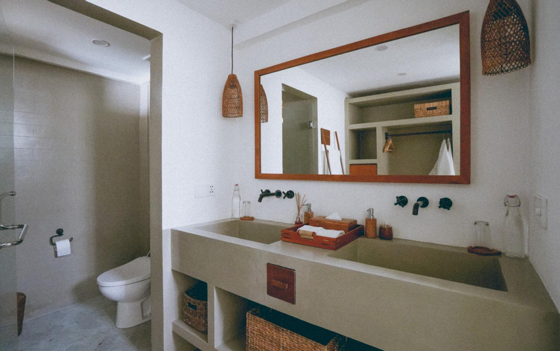 Bathroom 20