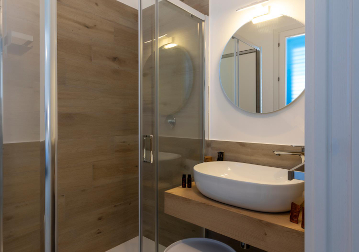 Bathroom 3, Tenuta Pezzeselle - Casa Vacanze, Trapani