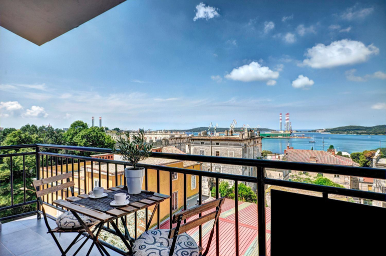 Others 5, Vista center Apartment, Pula