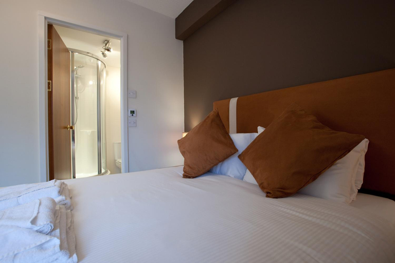 Bedroom 2, The Spires Serviced Apartments Aberdeen, Aberdeen