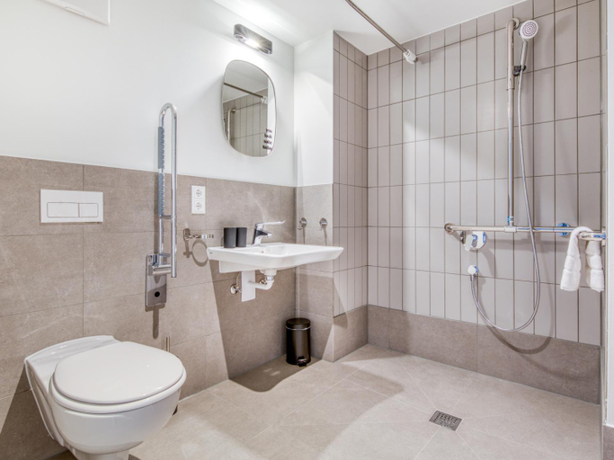 Bathroom 4