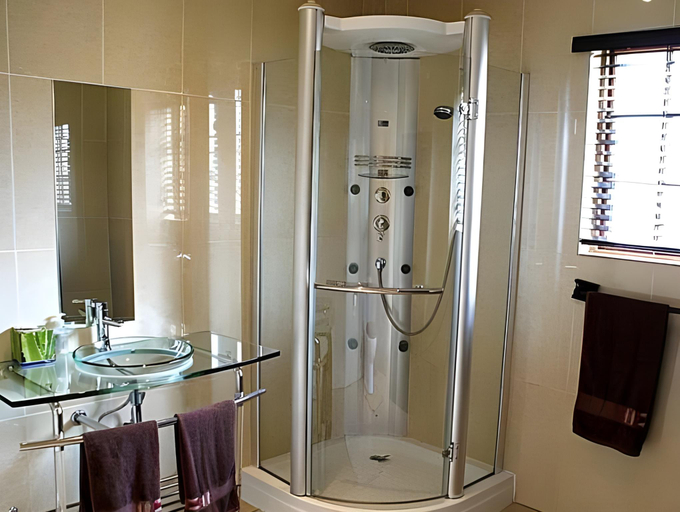 Bathroom 4, Town and Country Mpumalanga, Nkangala