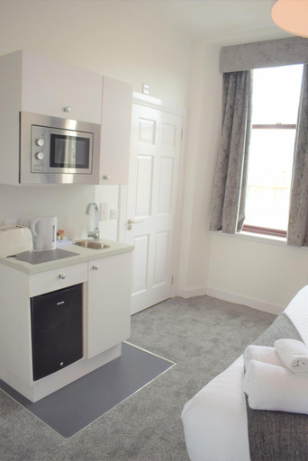 Shower 4, Kelpies Serviced Apartments, Falkirk