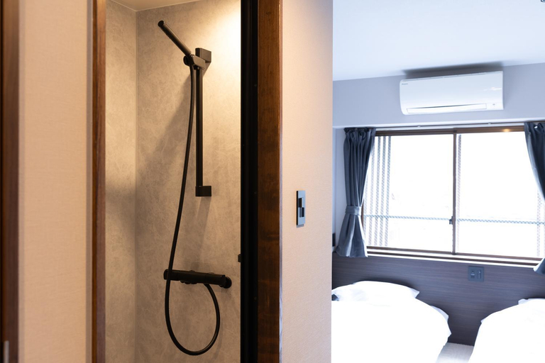 Bathroom, 城崎温泉 HOSTEL Waraku, Toyooka
