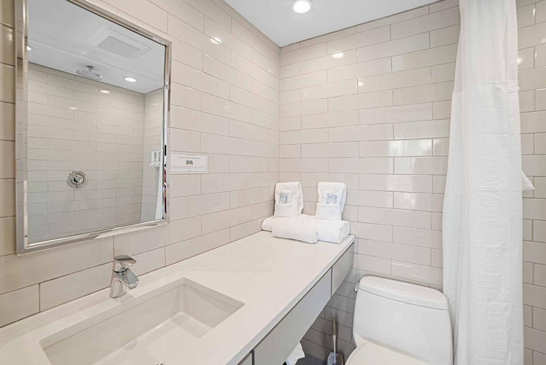 Bathroom 13