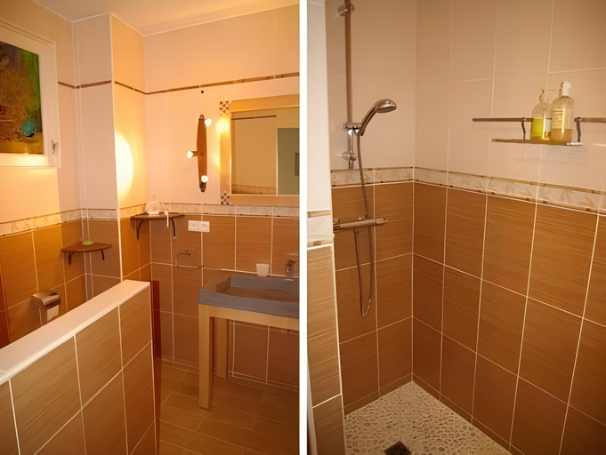 Bathroom 3, Chambres et table d'hôtes La Cognée, Haute-Garonne