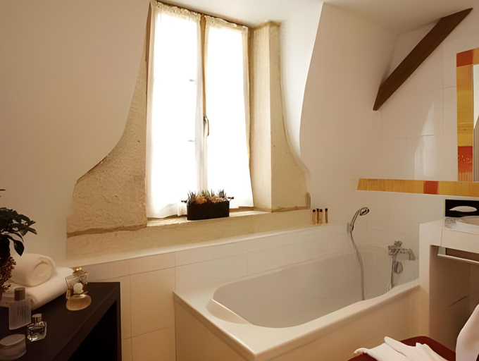Bathroom 4, Auberge Cote Riviere, Côte-d'Or