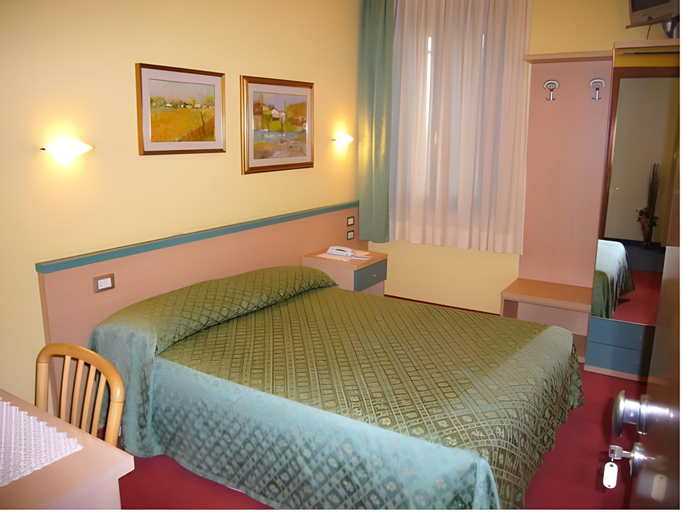 Others 2, Hotel Belie, Padua