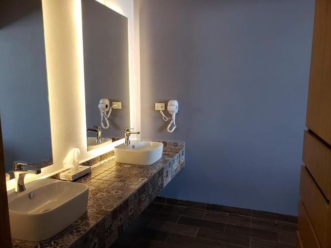 Bathroom 1, HOTEL PLAZA MATAMOROS, Matamoros