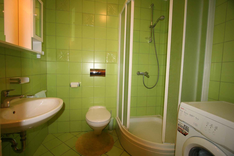 Bathroom, Apartments in Malinska/insel Krk 12469, Dobrinj