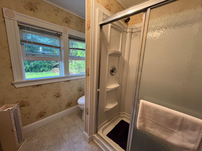 Bathroom 4, Cheney House Bed & Breakfast, Grafton