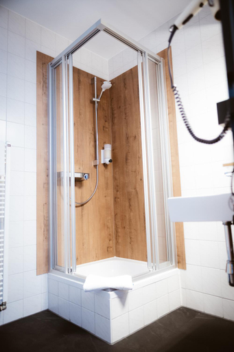 Bathroom 3, Hotel Rheinpromenade8, Kleve