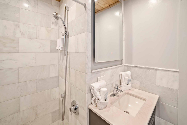 Bathroom 9