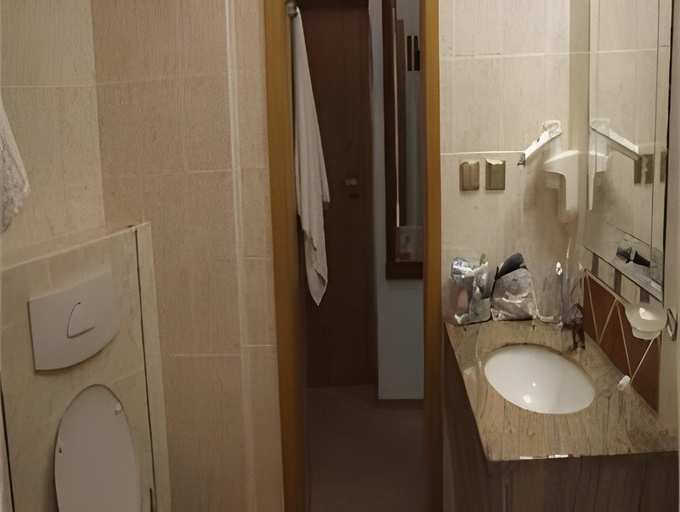 Bathroom 4, Hotel Tiara, Ploiesti