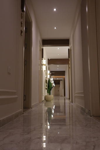 Others 5, Calma Hotel, 'Abdin