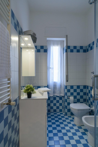 Bathroom 11