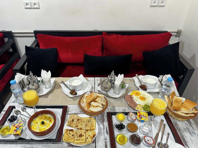 Food & Drinks 4, Residence America