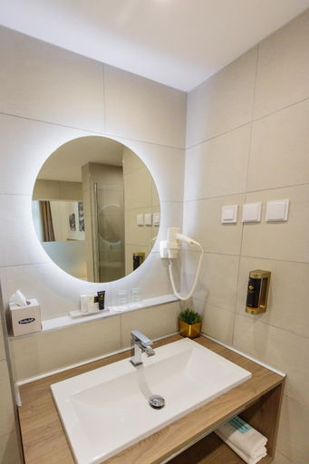 Bathroom 2, Hunguest Hotel Palota, Miskolci