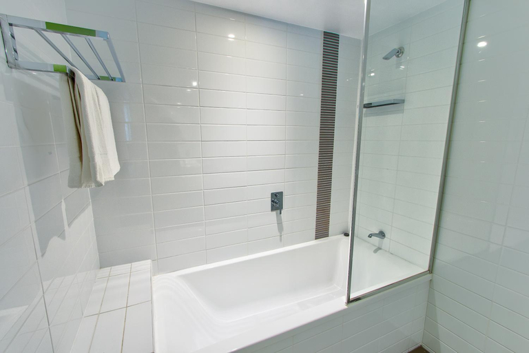 Bedroom 5, Mackay Oceanside Central Hotel, Mackay - Pt A