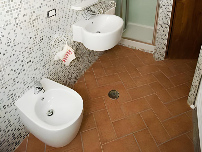 Bathroom 2, Agriturismo Specchio Del Lago, Viterbo