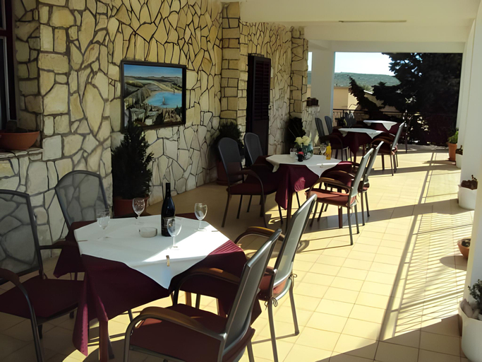 Food & Drinks 2, Rooms & Pansion Odmor, Jasenice