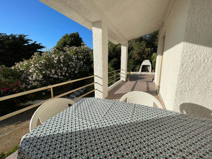 Others 5, Villa Vista mare, Sassari