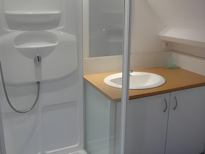 Bathroom 3, Chambres d'Hotes La Maison Neuve, Manche