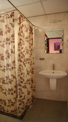 Bathroom 7