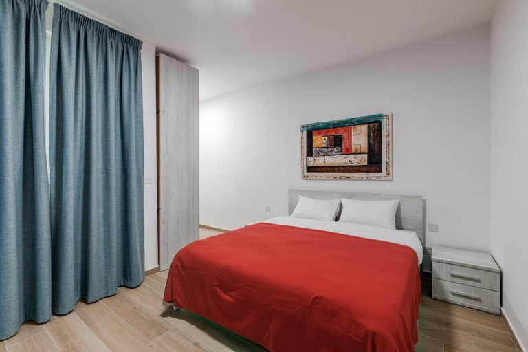 Bedroom 2, 9ten11 Seafront by Homely
