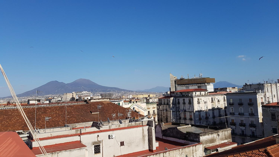 Others 3, Il Balconcino, Napoli