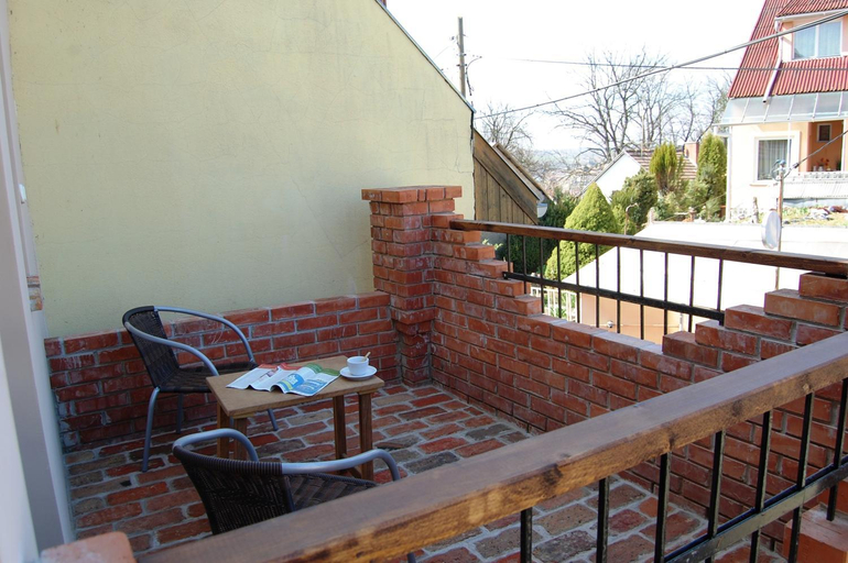 Others 4, Maya Guesthouse, Eger