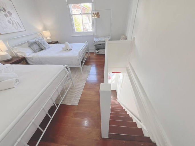 One bedroom loft close to Ashfield Station, Ashfield