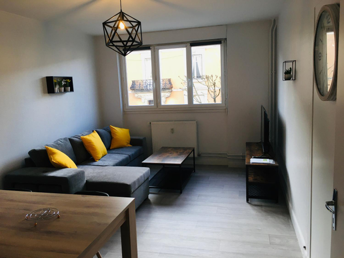 Others 5, Appartement Clinique saint Francois centre-ville, Indre
