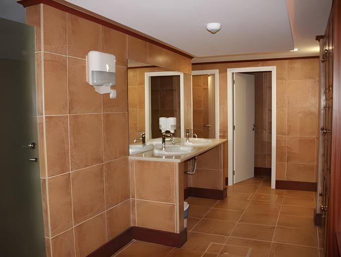 Bathroom 2, Quinta do Lago Country Club, Loulé
